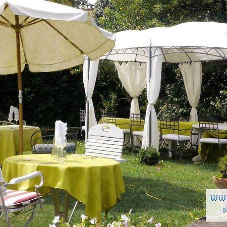 Hotel De La Grotte Montignac  Bagian luar foto