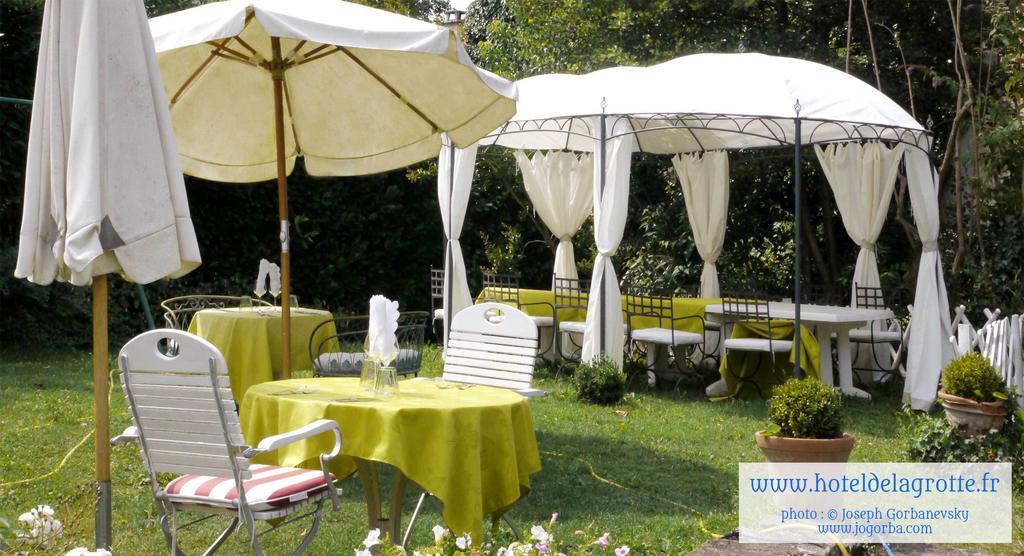 Hotel De La Grotte Montignac  Bagian luar foto