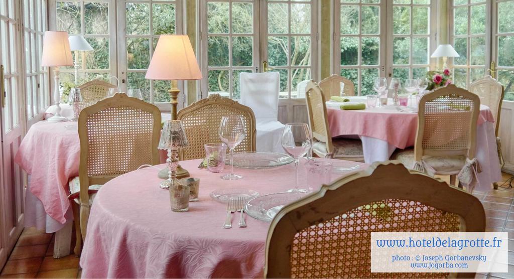 Hotel De La Grotte Montignac  Bagian luar foto