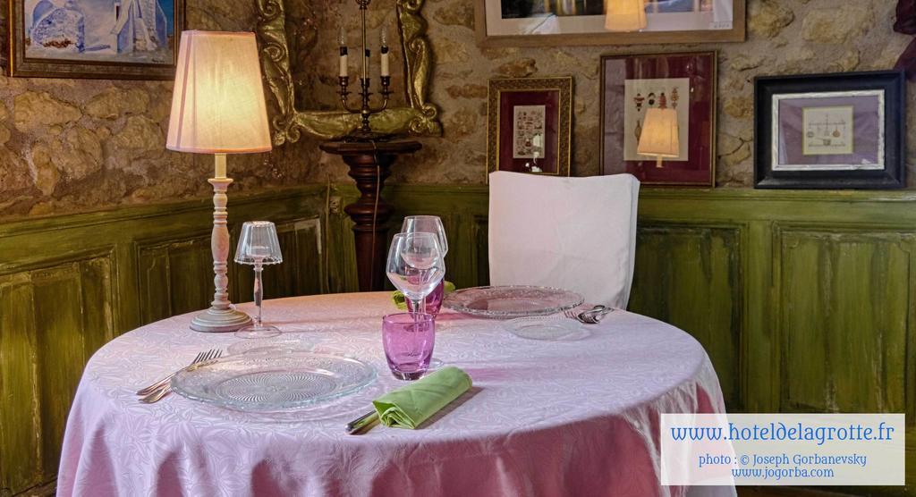 Hotel De La Grotte Montignac  Bagian luar foto