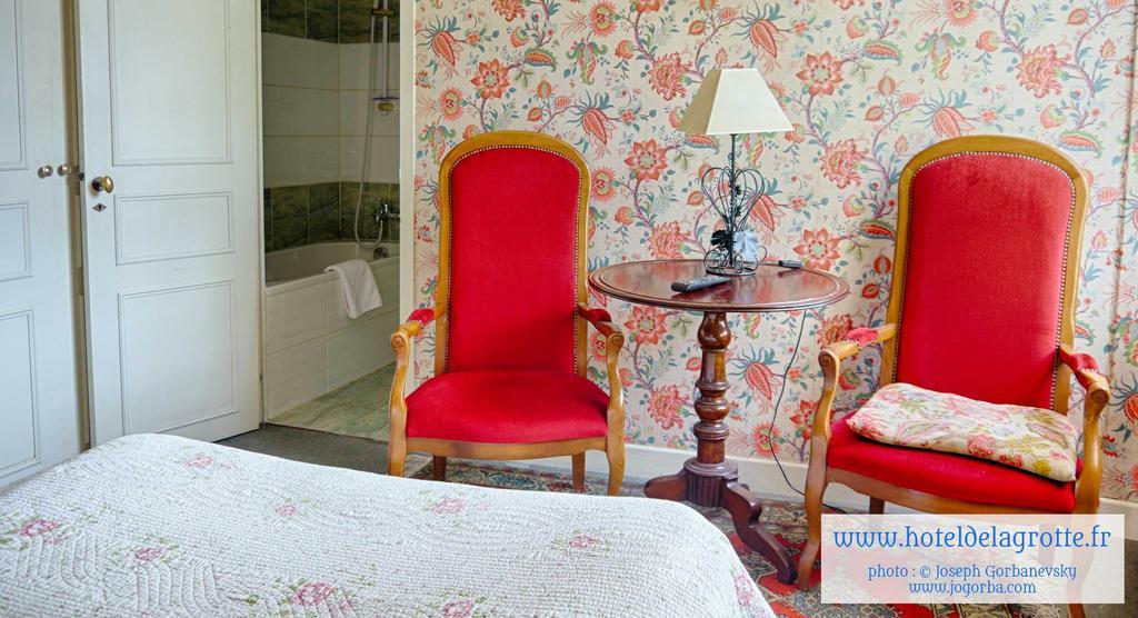 Hotel De La Grotte Montignac  Bagian luar foto