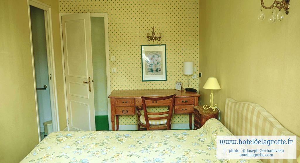 Hotel De La Grotte Montignac  Bagian luar foto