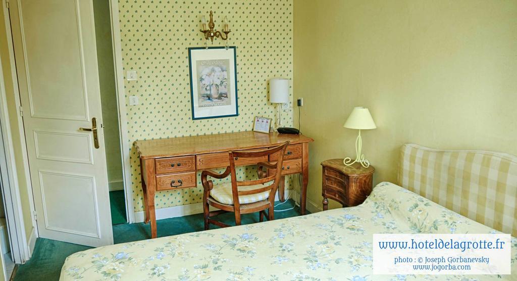 Hotel De La Grotte Montignac  Bagian luar foto
