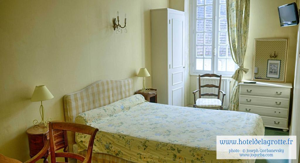 Hotel De La Grotte Montignac  Bagian luar foto