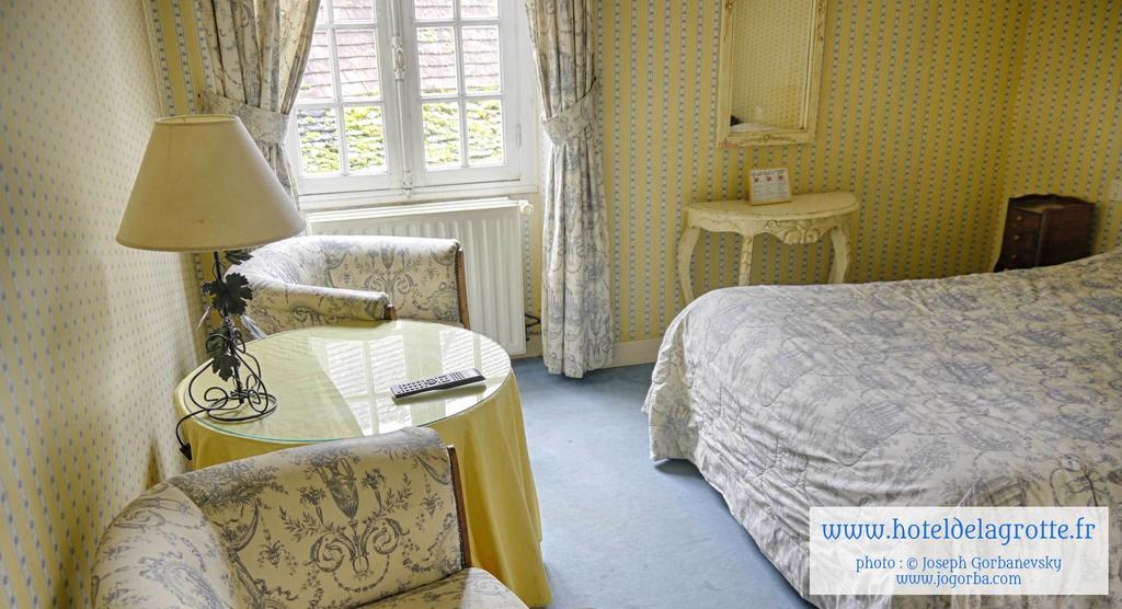 Hotel De La Grotte Montignac  Bagian luar foto